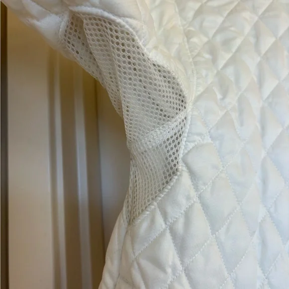 Obermeyer Women's White Quilted Puffer Jacket - Picture 3 of 7